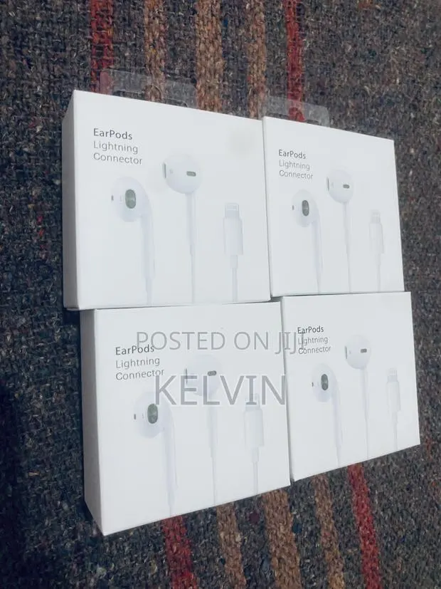 Brand New Apple EarPods With Lightning Connector · Photo 1