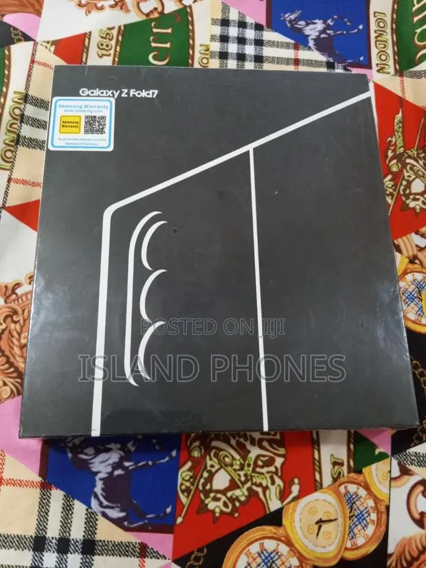 New Samsung Galaxy Z Fold7 256 GB Blue · Photo 1