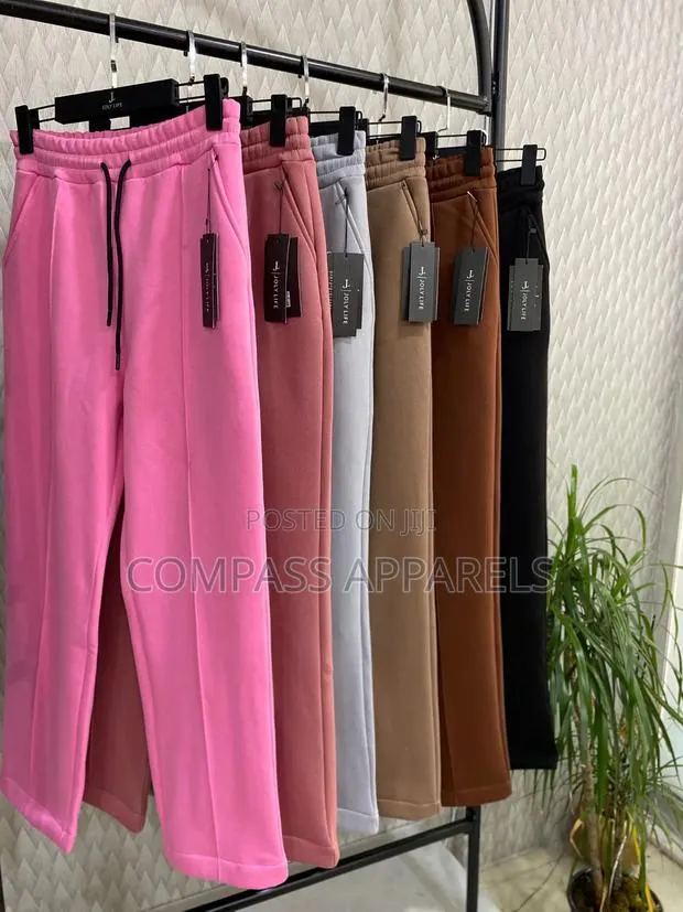 Sweatpants (Wide Bottom) · Photo 1
