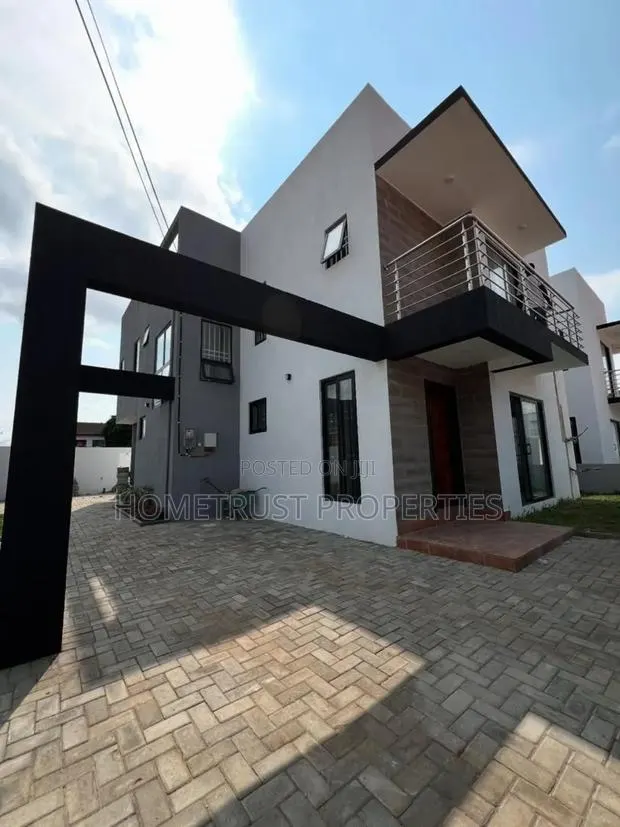 4bdrm Duplex in Hometrust Properties, A&C Mall Area for sale · Photo 1
