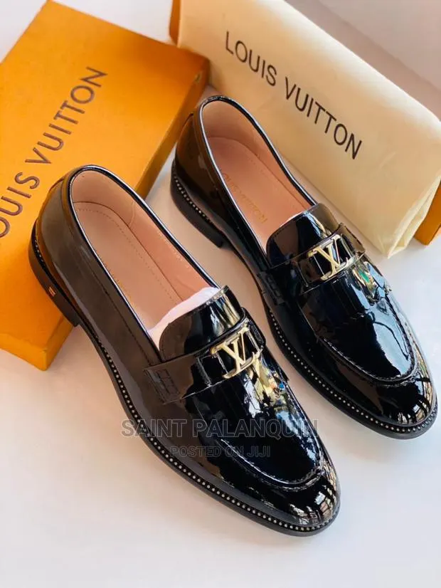 Ferragamo Shoes · Photo 1