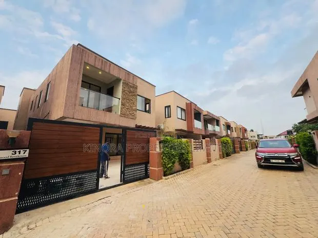 4bdrm Duplex in Hatso Kfc, Papao for sale · Photo 1