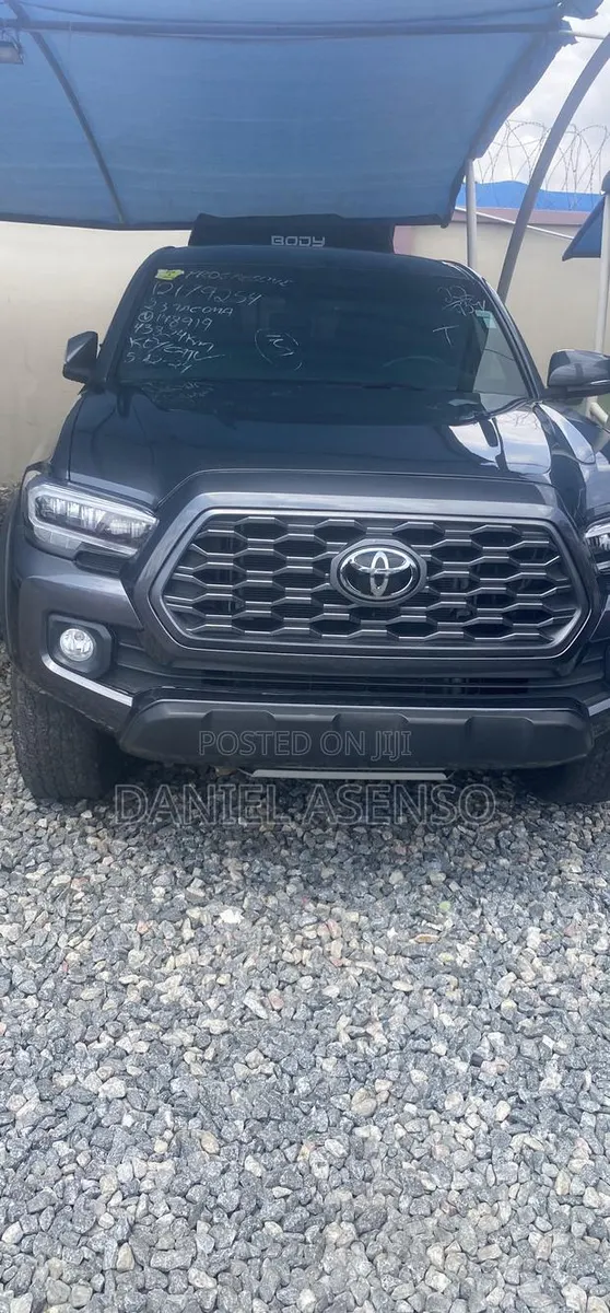 Toyota Tacoma 2023 Gray · Photo 1