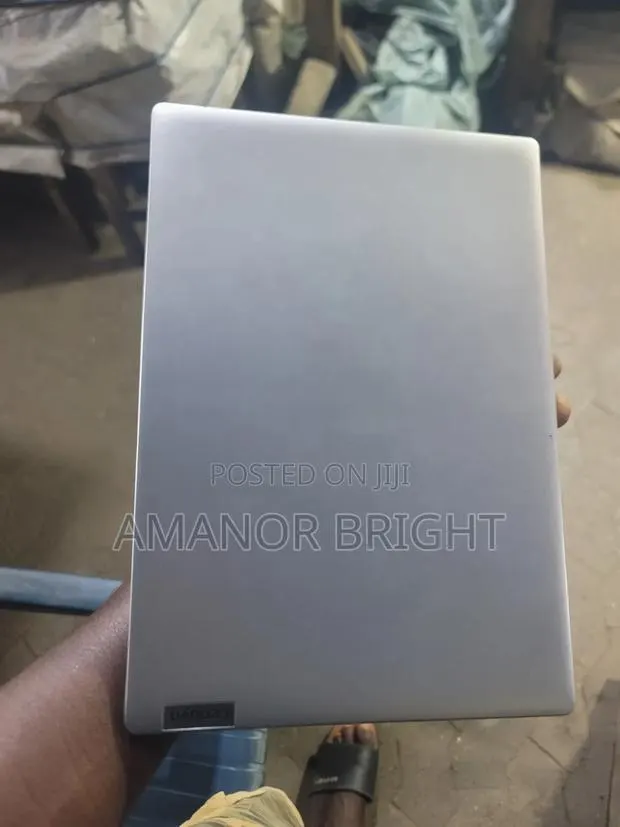 New Laptop Lenovo 4GB SSD 60GB · Photo 1
