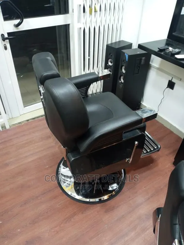Barbering Chair · Photo 1