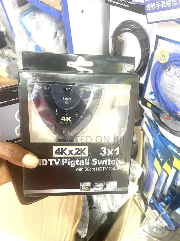 HDMI Selects 3in1 Switch Cable Adapter · Photo 1