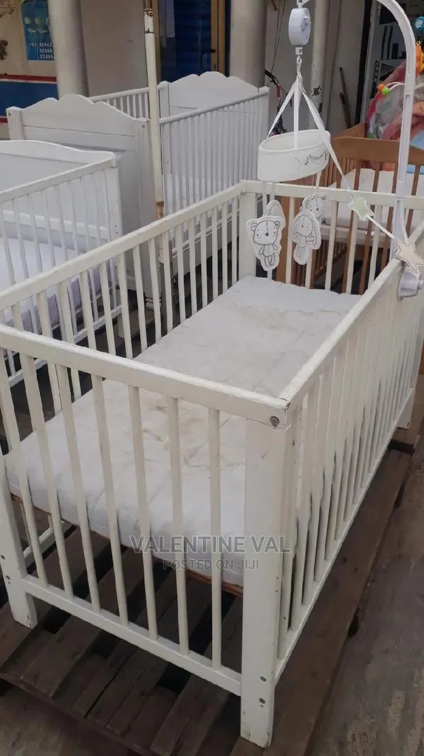 Nice Baby Bed With Lovely Design · Photo 1