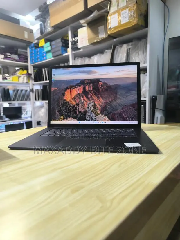 Laptop Microsoft Surface Laptop 4 16GB Intel Core i7 SSD 256GB · Photo 1