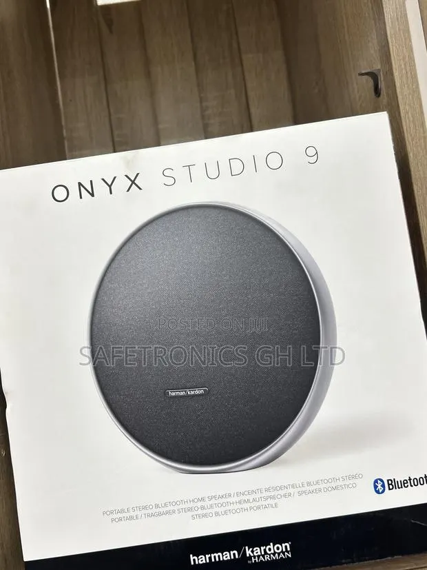 Exclusive Onyx Studio 9 Electric Bluetooth Harman Kardon Speaker · Photo 1
