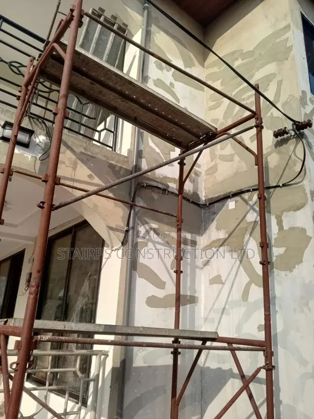 Support for Scaffolding/Standing Metal/Scaffolds · Photo 1