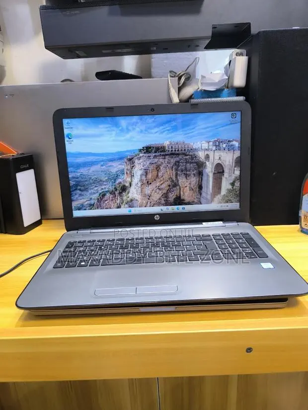 Laptop HP 15 8GB Intel Core i3 SSD 160GB · Photo 1