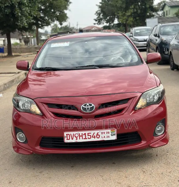 Toyota Corolla S 4dr Sedan (1.8L 4cyl 4A) 2013 Red · Photo 1