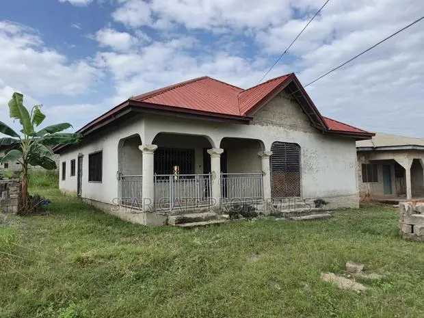 4bdrm House in Ejisu-Juaben Municipal for sale · Photo 1