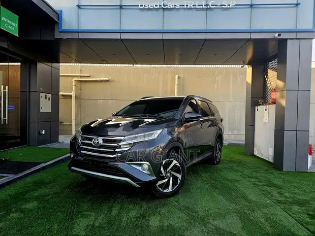 Toyota Rush 1.5 AWD 2019 Gray · Photo 1
