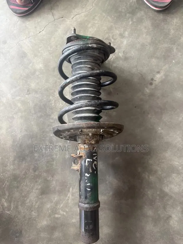 Honda Civic 2018 Driver Side Shocks Home Used · Photo 1