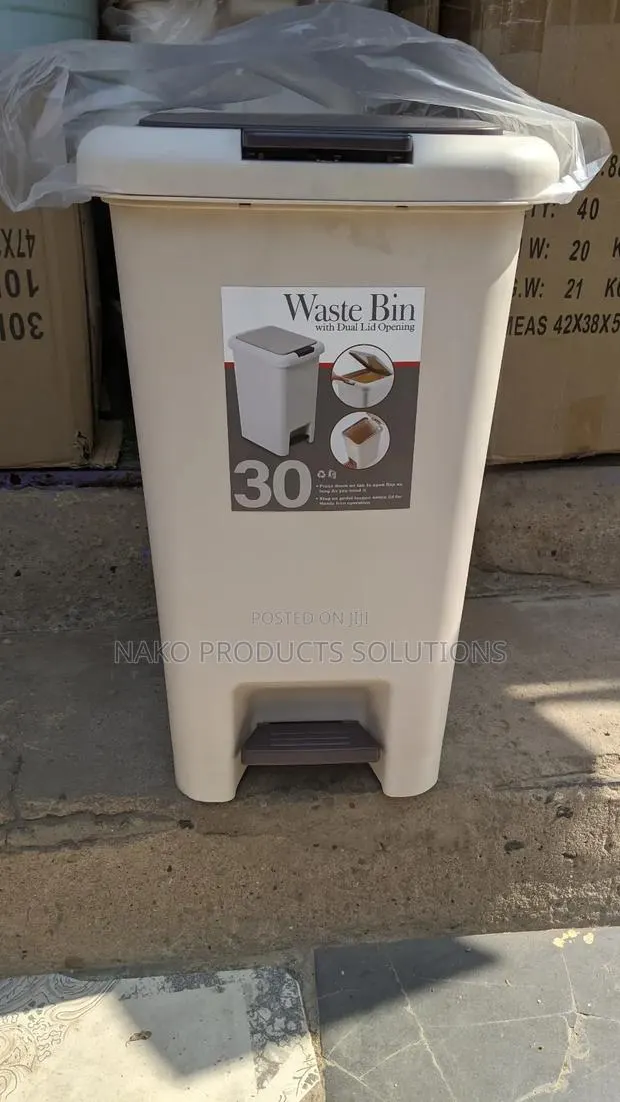 30LTRS Foreign Pedal Dustbin · Photo 1
