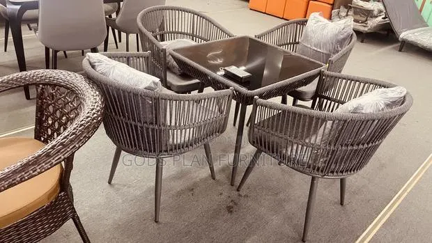 Leisure/ Dining Table Set · Photo 1