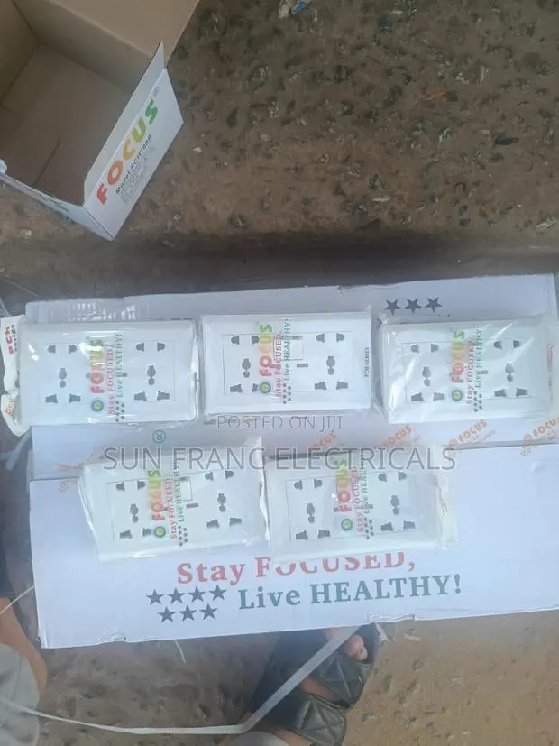 13A Double Multi Socket With 10pins Socket · Photo 1