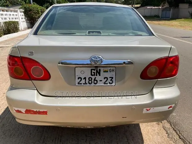 Toyota Corolla 2027 Gold · Photo 1