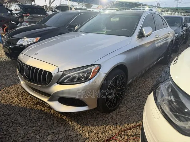 Mercedes-Benz C300 Luxury 4Matic Sedan AWD (2.0L 4cyl 7A) 2016 Silver · Photo 1