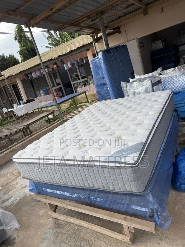 Super Comfortable Mattress · Photo 1