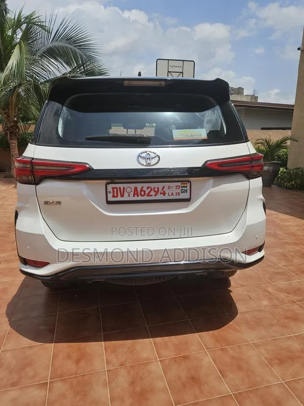 Toyota Fortuner 2.7 AWD 2021 White · Photo 1