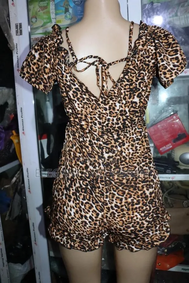 Beautiful Brand New Uk Playsuit · Photo 1