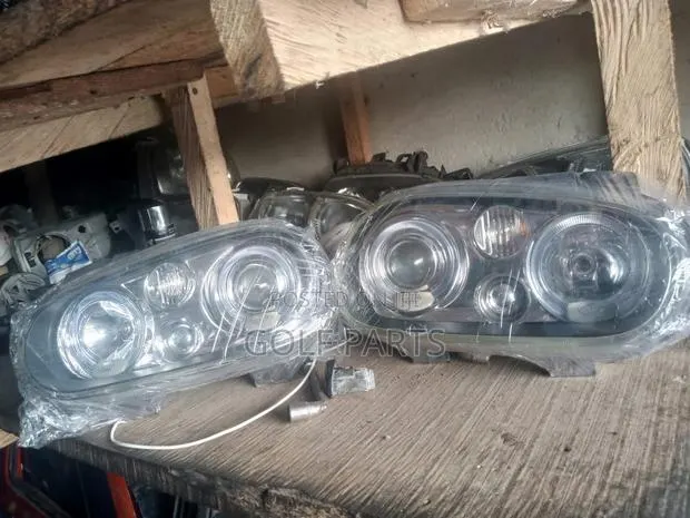 Jetta 4 Headlight and Golf 4 Headlight Sports · Photo 1