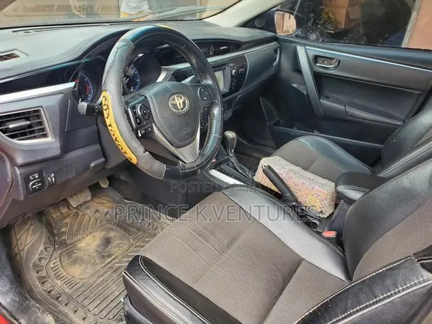 Toyota Corolla S Plus 4dr Sedan (1.8L 4cyl CVT) 2015 Red · Photo 1