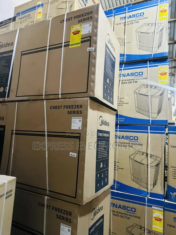 Place Your Chest Freezer Single Door Mira 418l · Photo 1