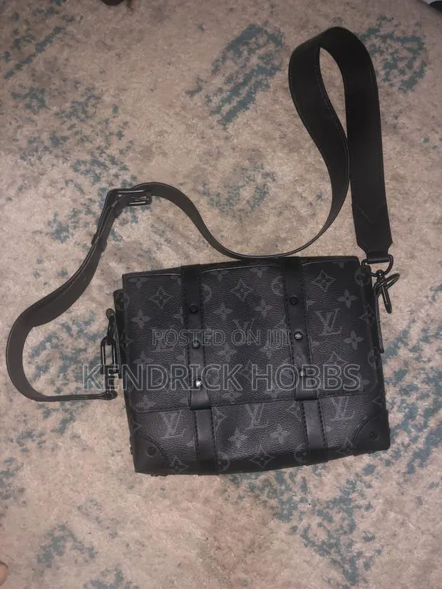 Louis Vuitton · Photo 1