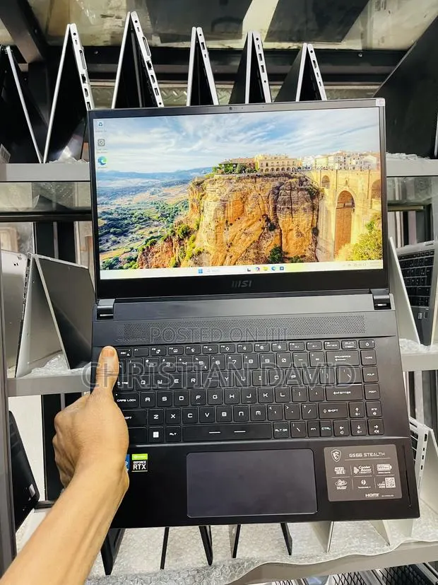 Laptop MSI GS66 Stealth 11UH 16GB Intel Core i7 SSD 512GB · Photo 1