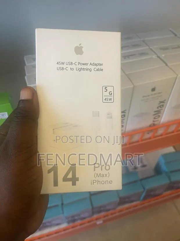 iPhone 45W USB-C Fast Charger With Lightning Cable · Photo 1