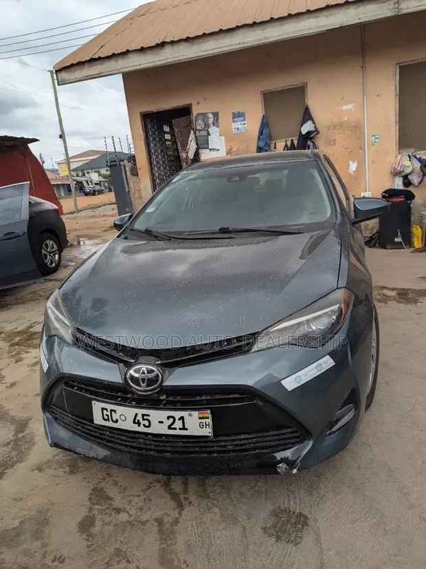 Toyota Corolla LE ECO 4dr Sedan (1.8L 4cyl CVT) 2017 Gray · Photo 1