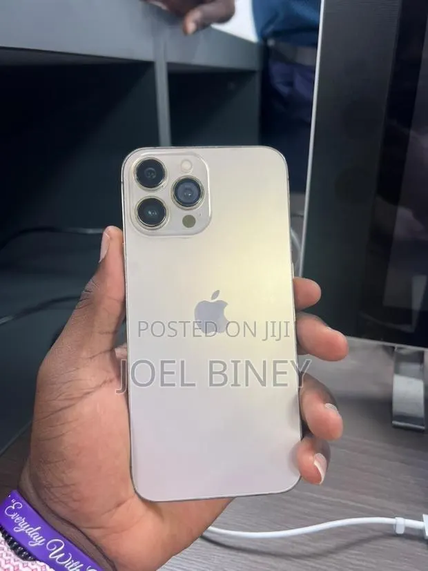 Apple iPhone 13 Pro Max 128 GB White · Photo 1