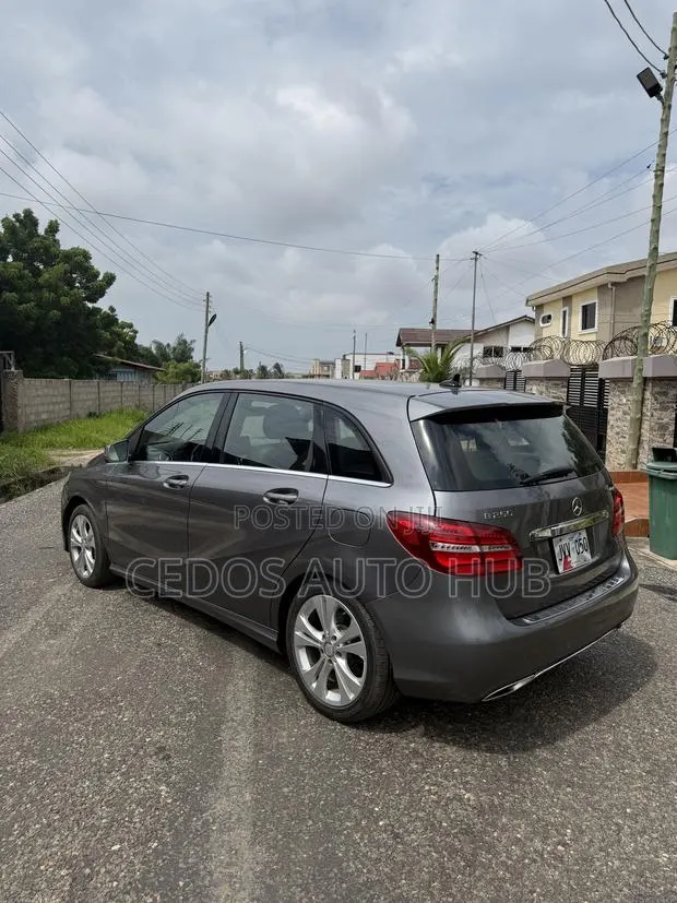 Mercedes-Benz B-Class B250 Petrol 2017 Gray · Photo 1