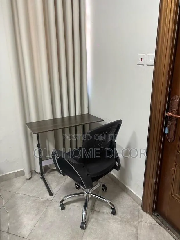 Laptop Table With Chair · Photo 1