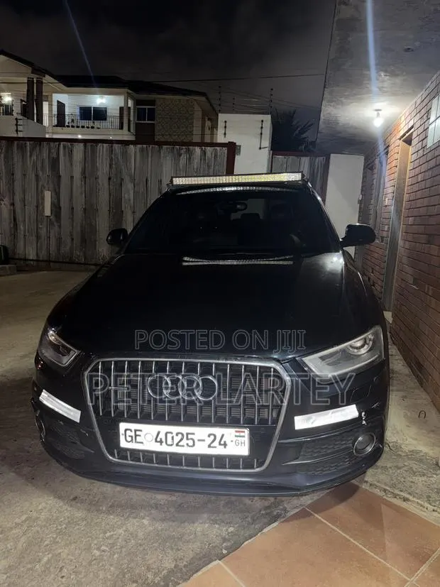 Audi Q3 2013 Black · Photo 1