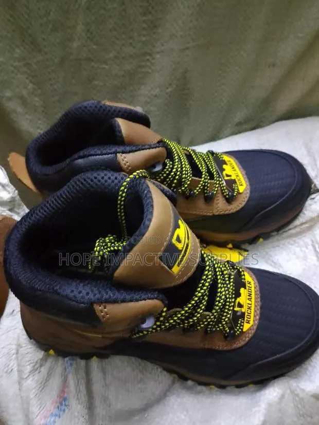 Rocklander Safety Boots. · Photo 1