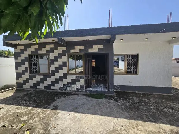 2bdrm Townhouse / Terrace in Teshie Estate for rent · Photo 1
