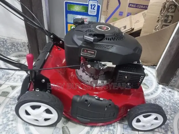 Self Propelled Lawn Mower 4hp · Photo 1