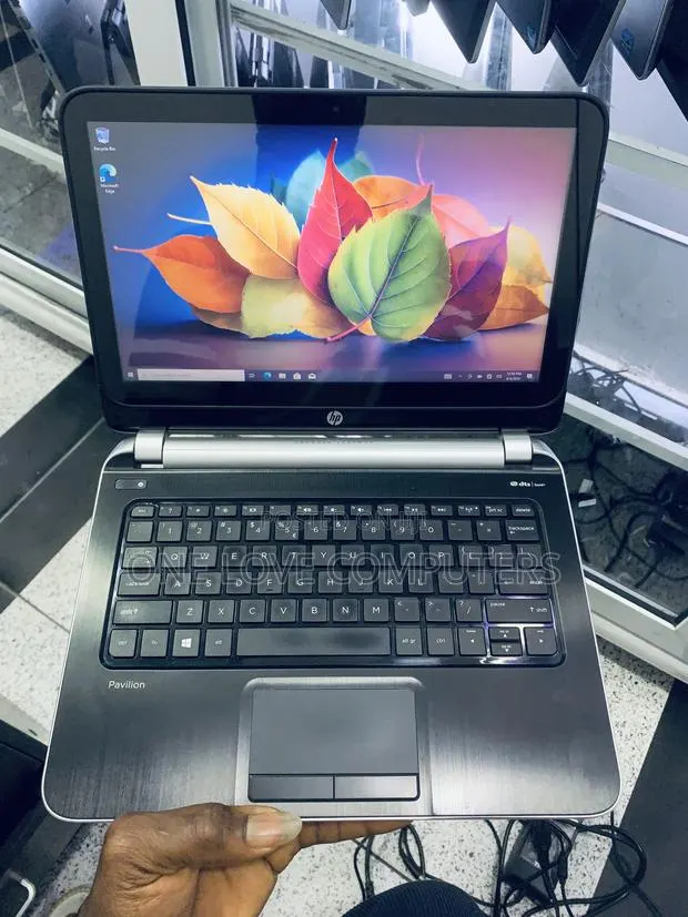 Laptop HP Pavilion 11 8GB AMD A4 SSD 160GB · Photo 1