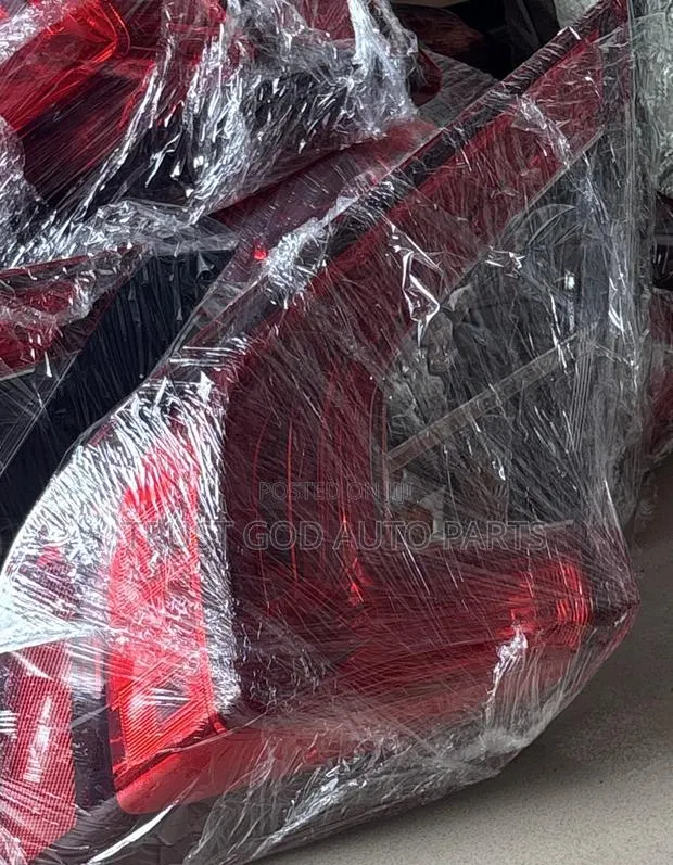 Honda Civic 2016-2021 Tail Light · Photo 1