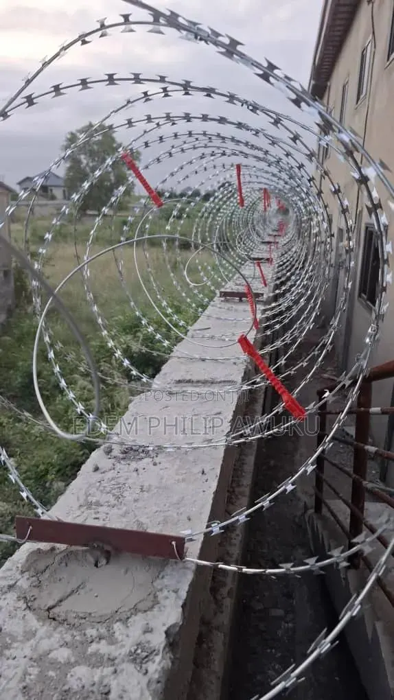 Razor Wire Master · Photo 1