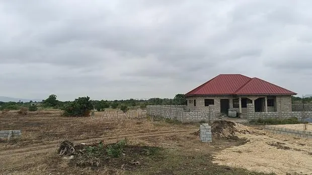 Secure a Full Plot (70x100ft) in Shai Hills for GHC 50,000! · Photo 1