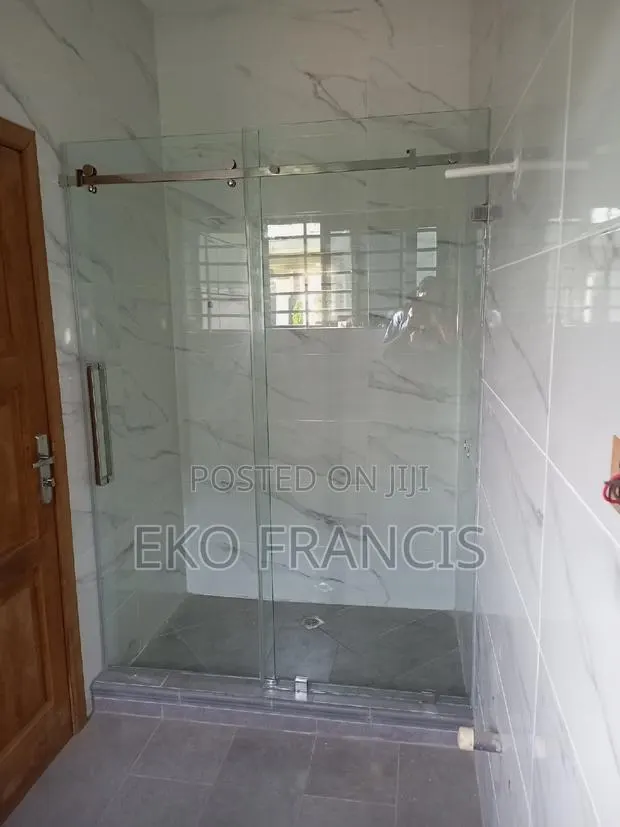 Glass for SHOWER Partition · Photo 1