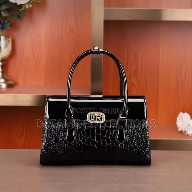 Crocodile Texture Dr Clasp Handbag · Photo 1