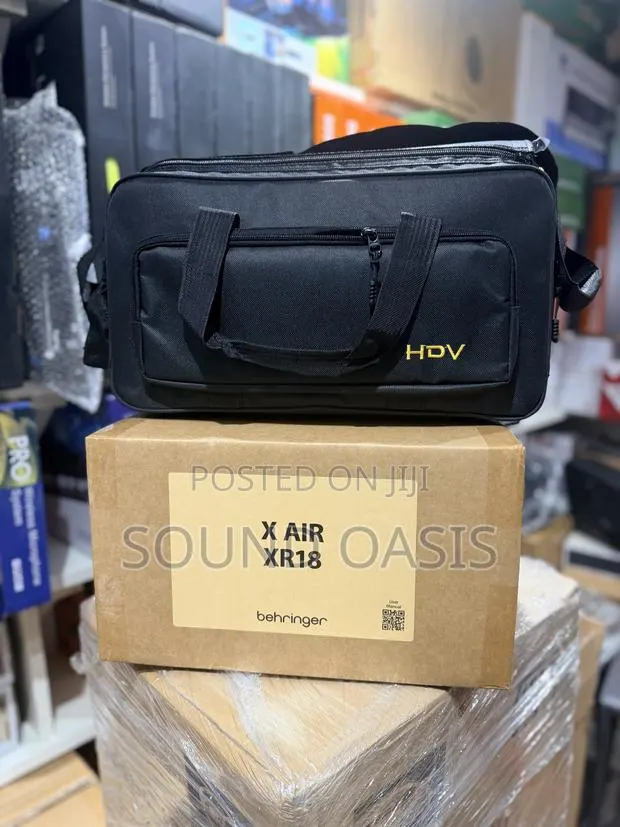 Behringer X Air Xr18 Digital Mixer Plus Bag · Photo 1