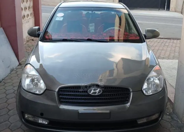 Hyundai Accent 2010 Gray · Photo 1
