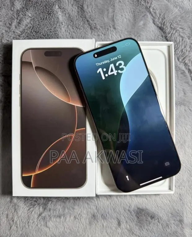 Apple iPhone 15 Pro Max 256 GB Silver · Photo 1